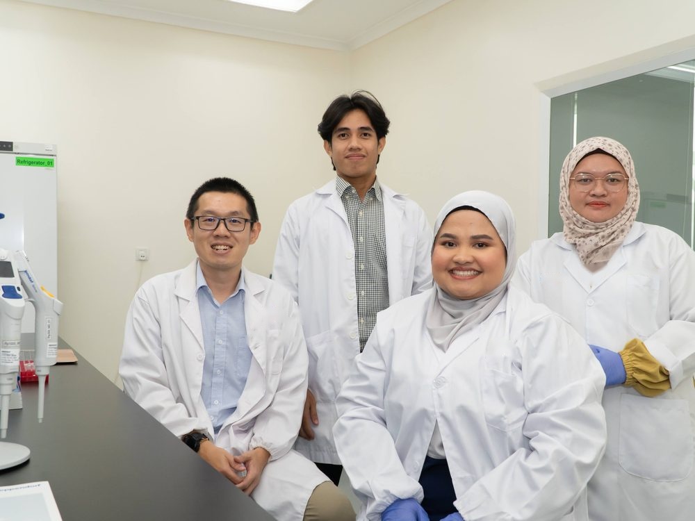 The Neo Nexon laboratory team at the bench